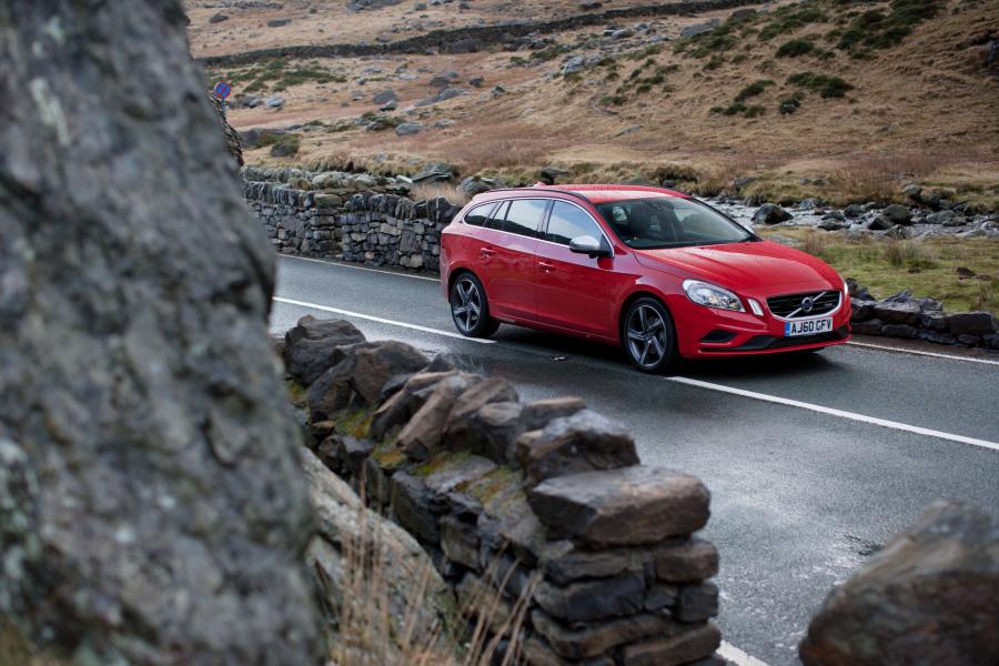  Volvo V60 T6 AWD R-Design 2011 года  (UK) (фото 11 из 11)